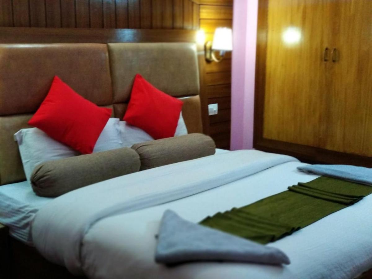 Dormico'S Hotel Snowbird Manāli Exteriör bild