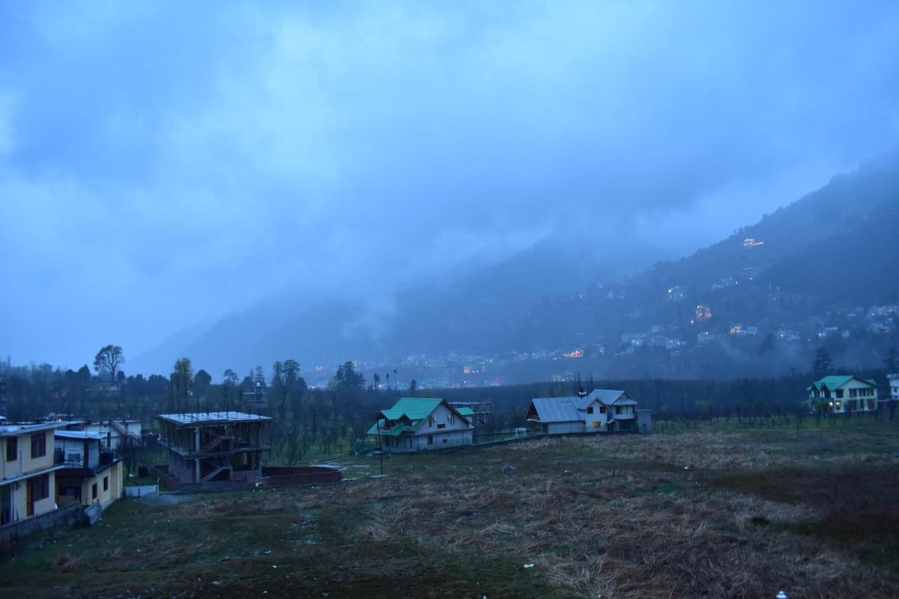 Dormico'S Hotel Snowbird Manāli Exteriör bild