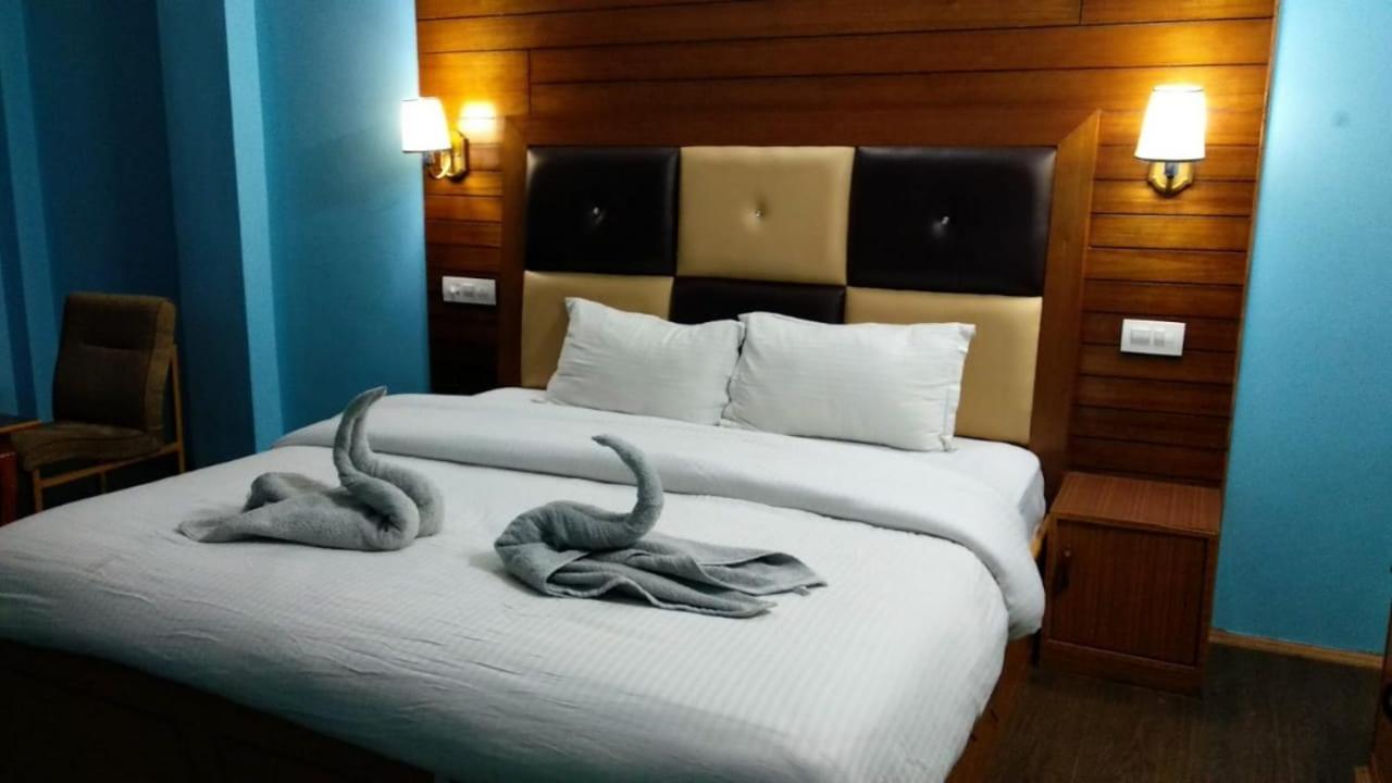 Dormico'S Hotel Snowbird Manāli Exteriör bild