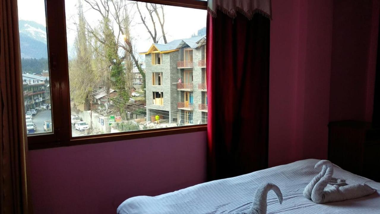 Dormico'S Hotel Snowbird Manāli Exteriör bild
