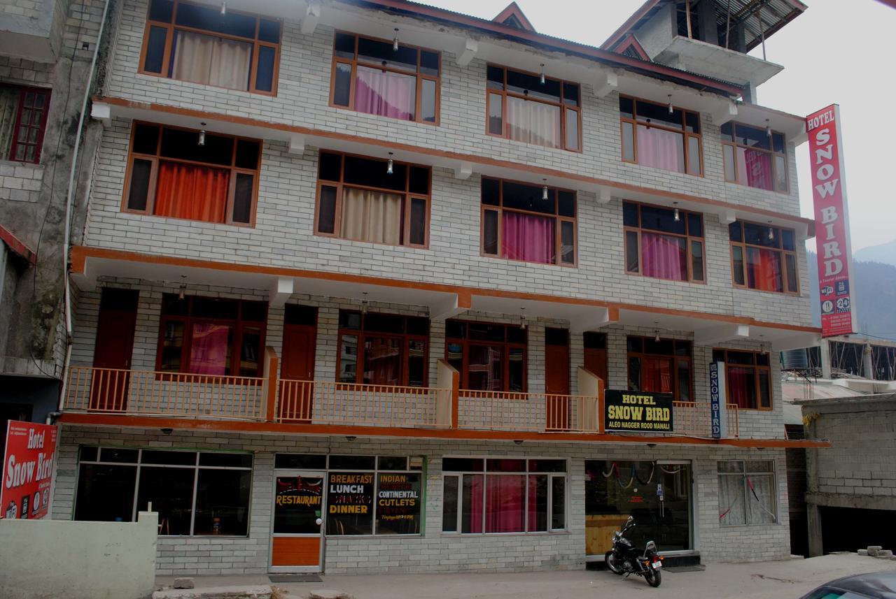 Dormico'S Hotel Snowbird Manāli Exteriör bild